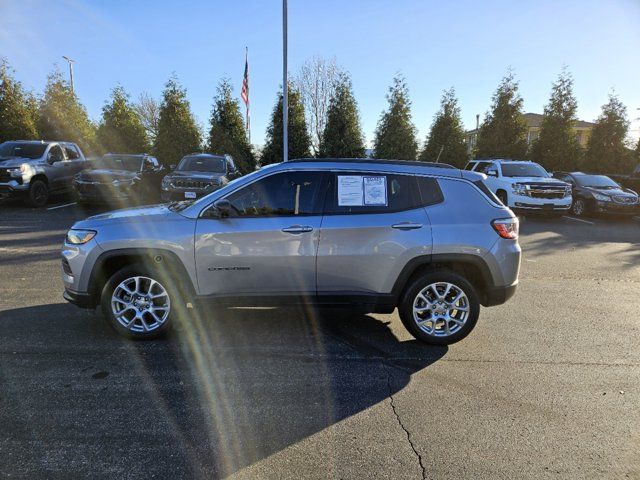 2022 Jeep Compass Latitude Lux