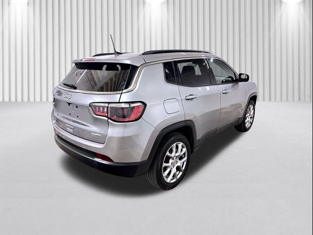 2022 Jeep Compass Latitude Lux