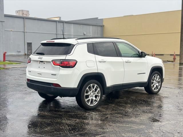 2022 Jeep Compass Latitude Lux