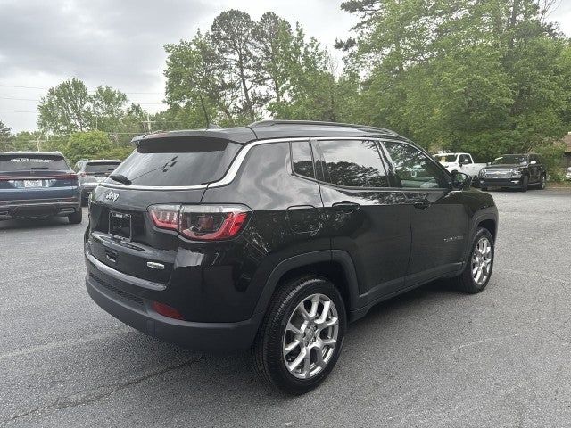 2022 Jeep Compass Latitude Lux
