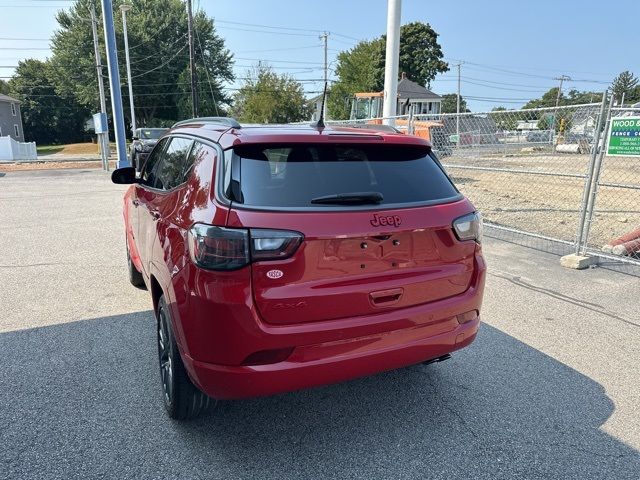 2022 Jeep Compass 