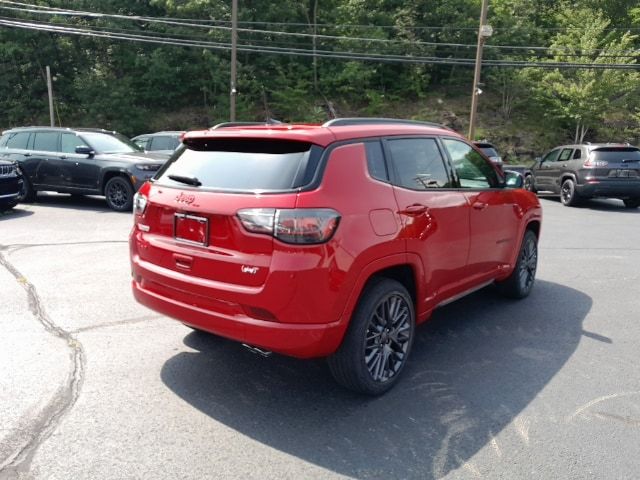 2022 Jeep Compass 