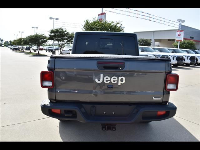 2022 Jeep Gladiator Overland