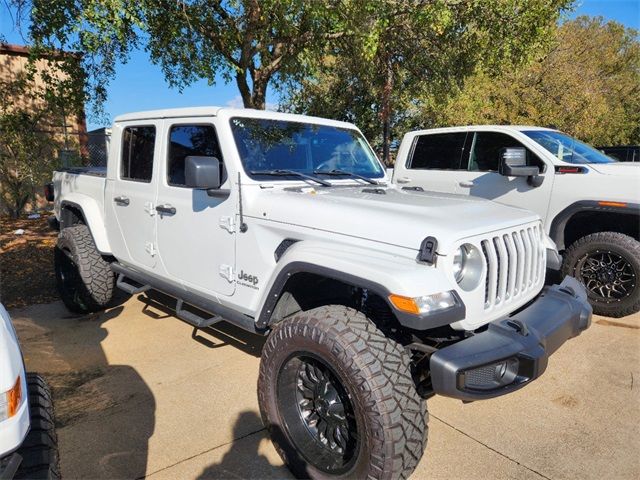 2022 Jeep Gladiator Overland