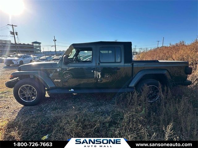 2022 Jeep Gladiator Overland