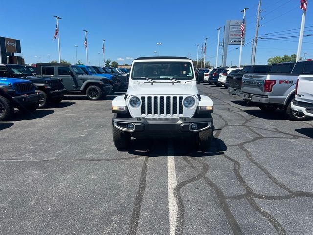 2022 Jeep Gladiator Overland