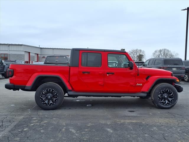 2022 Jeep Gladiator Overland