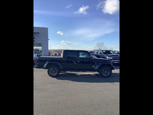 2022 Jeep Gladiator Overland