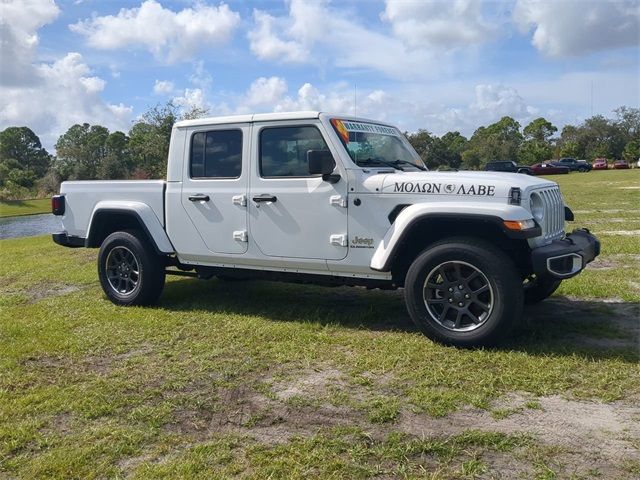 2022 Jeep Gladiator Overland