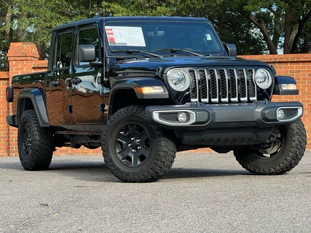 2022 Jeep Gladiator Overland