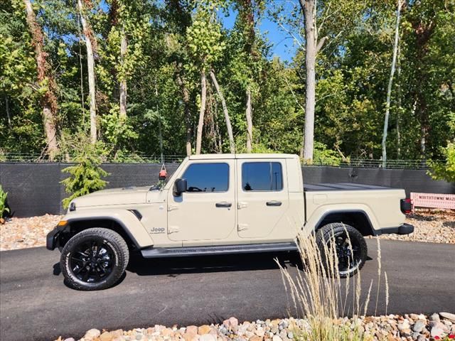 2022 Jeep Gladiator Overland