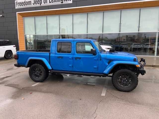 2022 Jeep Gladiator Overland