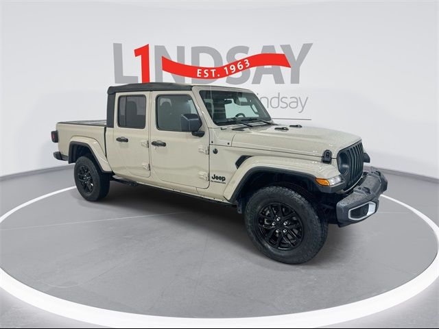 2022 Jeep Gladiator Sport S