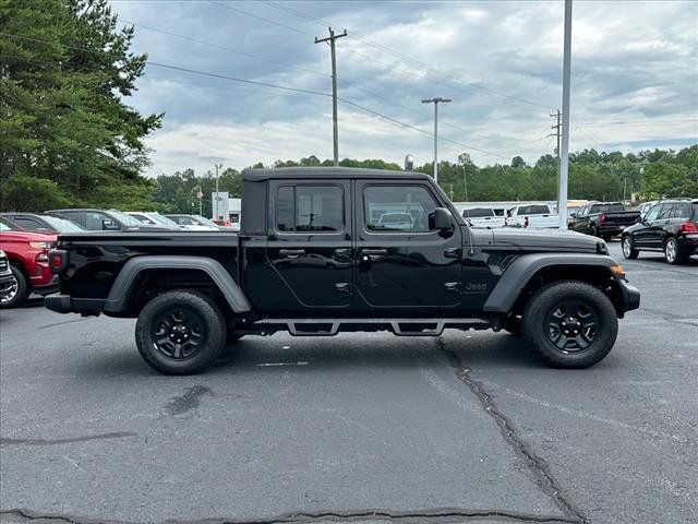 2022 Jeep Gladiator Sport