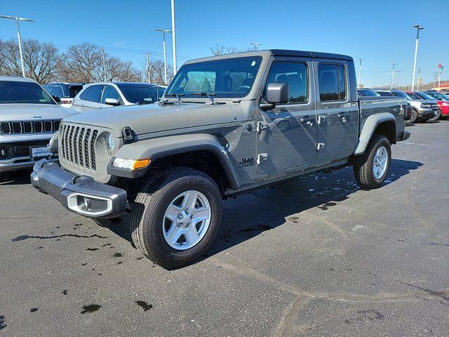 2022 Jeep Gladiator Sport S