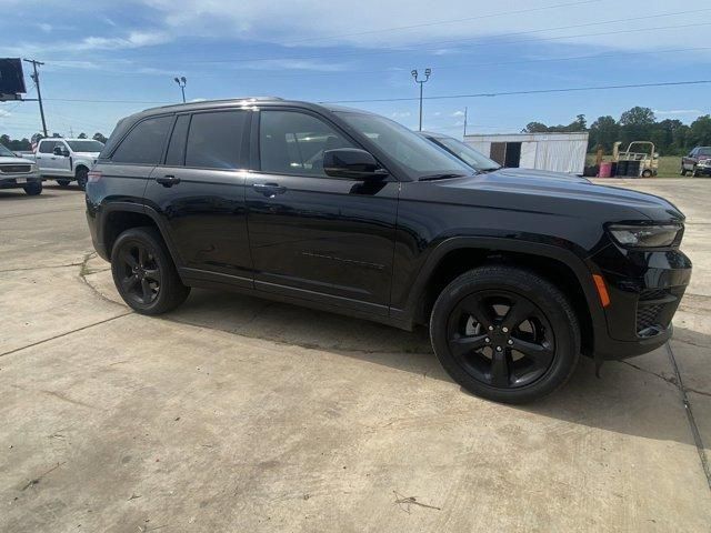 2022 Jeep Grand Cherokee Altitude