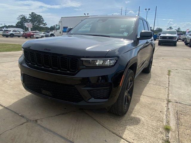 2022 Jeep Grand Cherokee Altitude