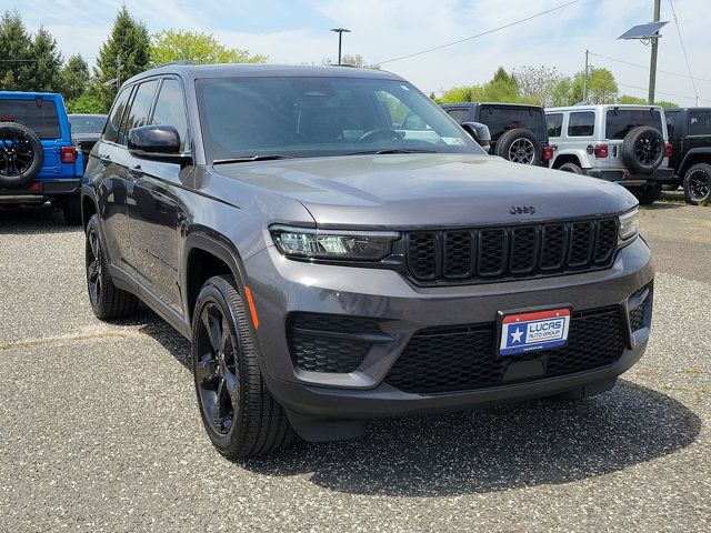 2022 Jeep Grand Cherokee Altitude