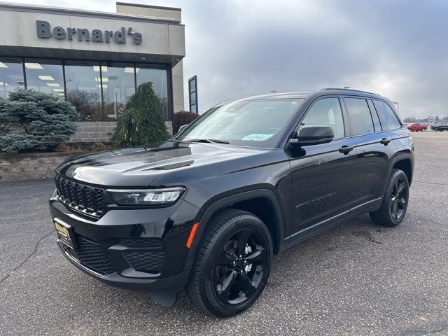 2022 Jeep Grand Cherokee Altitude