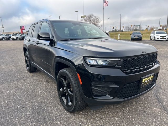 2022 Jeep Grand Cherokee Altitude