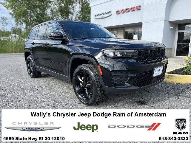 2022 Jeep Grand Cherokee Altitude