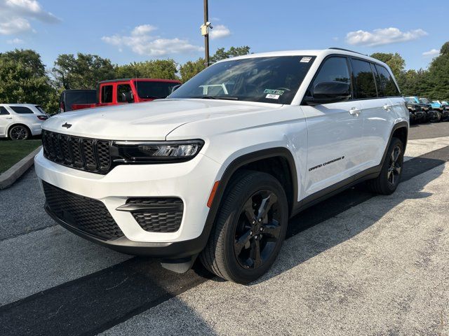 2022 Jeep Grand Cherokee Altitude