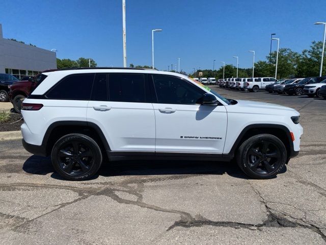 2022 Jeep Grand Cherokee Altitude