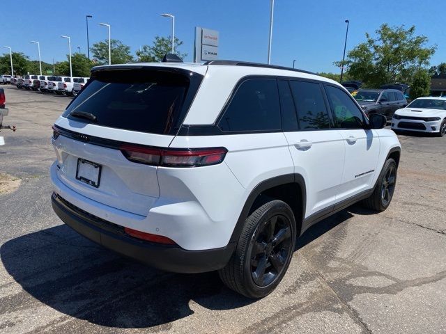 2022 Jeep Grand Cherokee Altitude