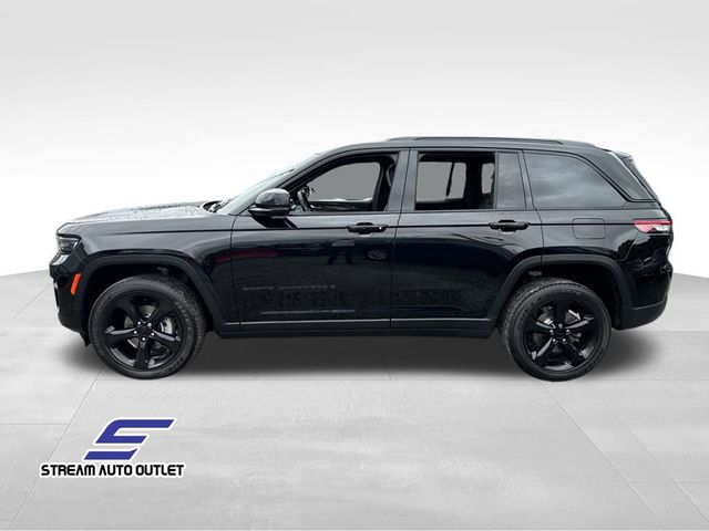 2022 Jeep Grand Cherokee Altitude