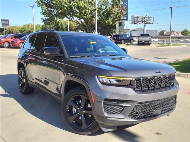 2022 Jeep Grand Cherokee Altitude