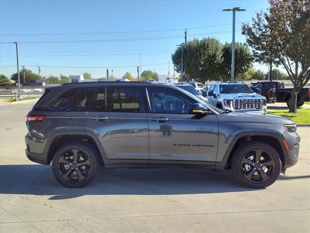 2022 Jeep Grand Cherokee Altitude