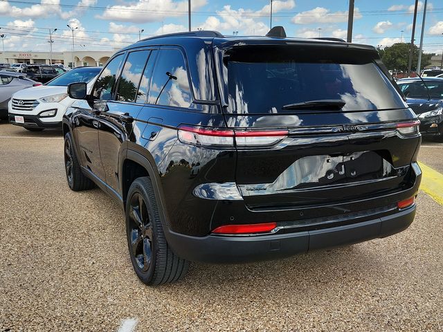 2022 Jeep Grand Cherokee Altitude