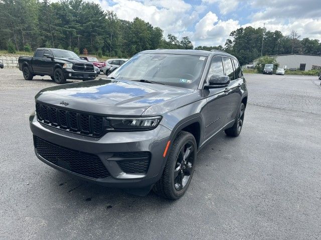 2022 Jeep Grand Cherokee Altitude