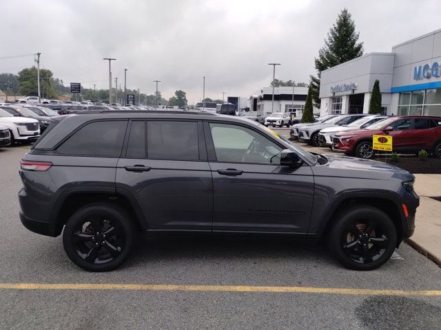 2022 Jeep Grand Cherokee Altitude