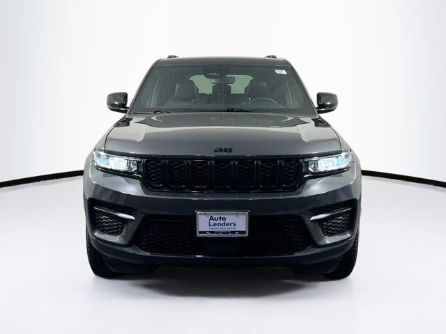 2022 Jeep Grand Cherokee Altitude