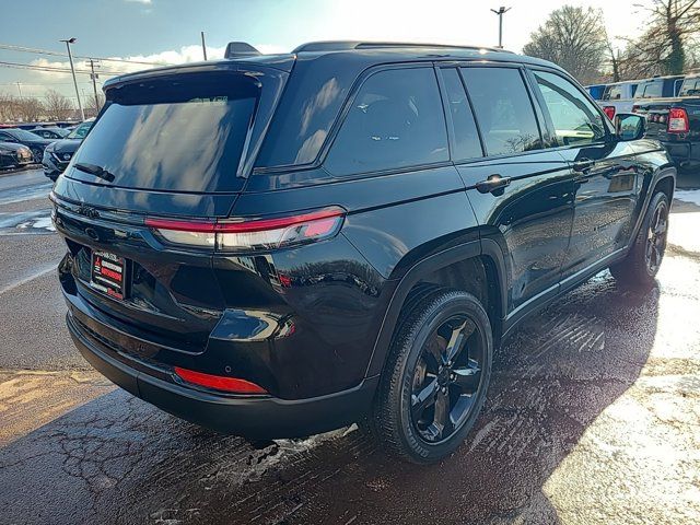 2022 Jeep Grand Cherokee Altitude