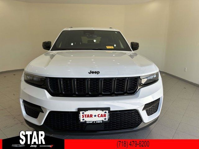 2022 Jeep Grand Cherokee Altitude