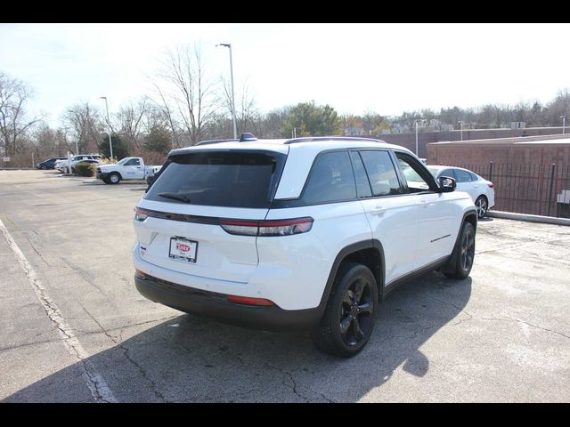 2022 Jeep Grand Cherokee Altitude