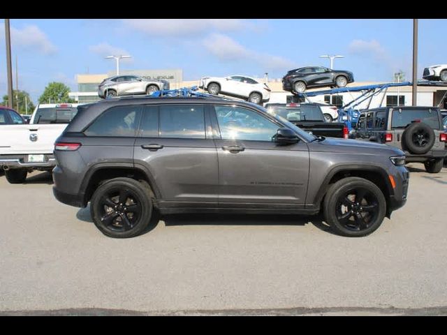 2022 Jeep Grand Cherokee Altitude