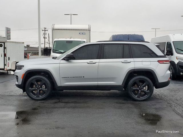 2022 Jeep Grand Cherokee Altitude