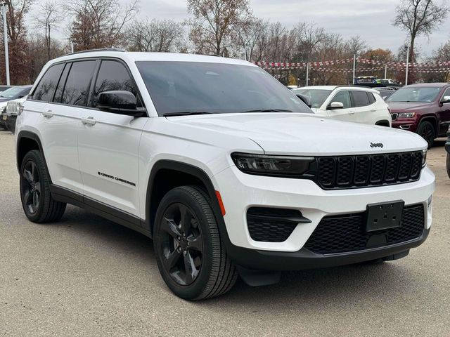 2022 Jeep Grand Cherokee Altitude