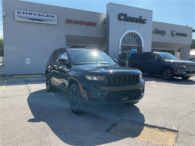 2022 Jeep Grand Cherokee Altitude