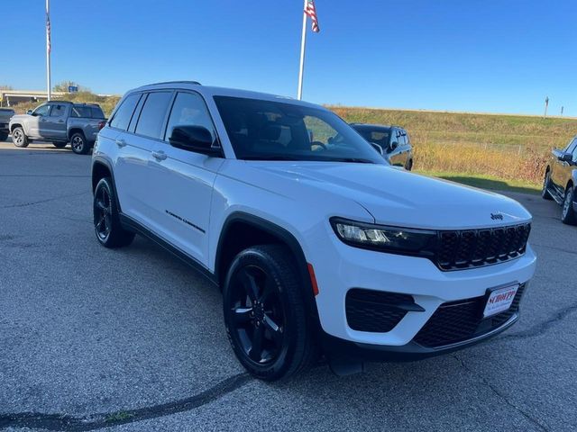 2022 Jeep Grand Cherokee Altitude