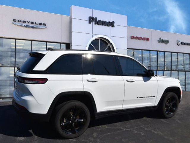 2022 Jeep Grand Cherokee Altitude