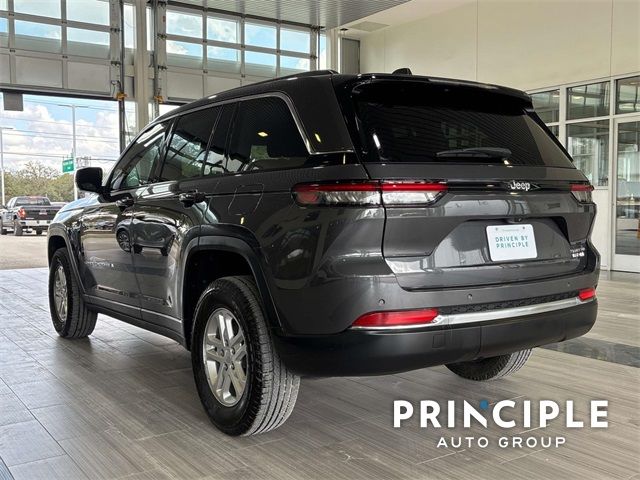 2022 Jeep Grand Cherokee Laredo