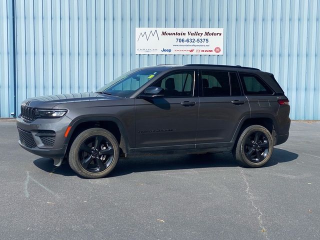 2022 Jeep Grand Cherokee Altitude