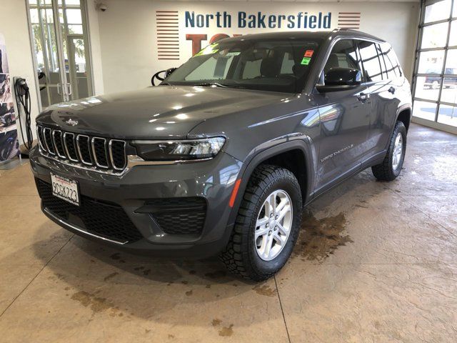 2022 Jeep Grand Cherokee Laredo