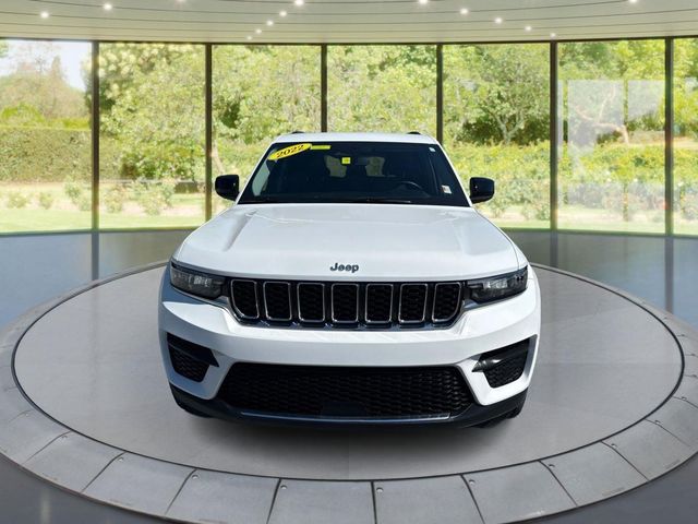 2022 Jeep Grand Cherokee Laredo