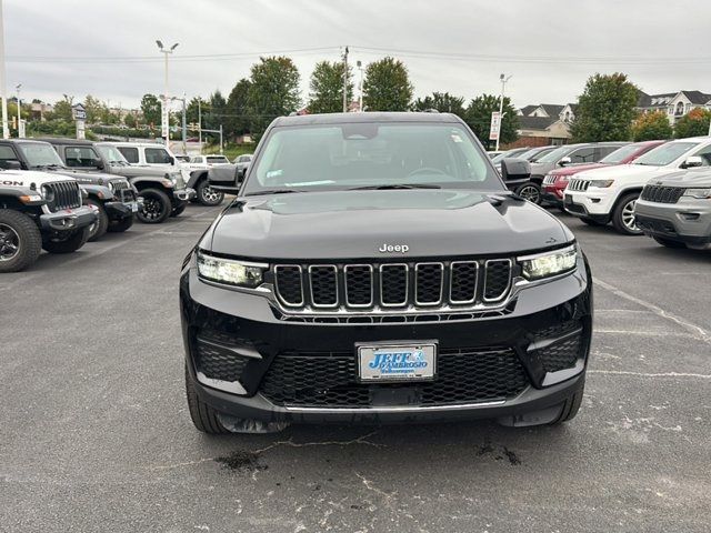 2022 Jeep Grand Cherokee Laredo