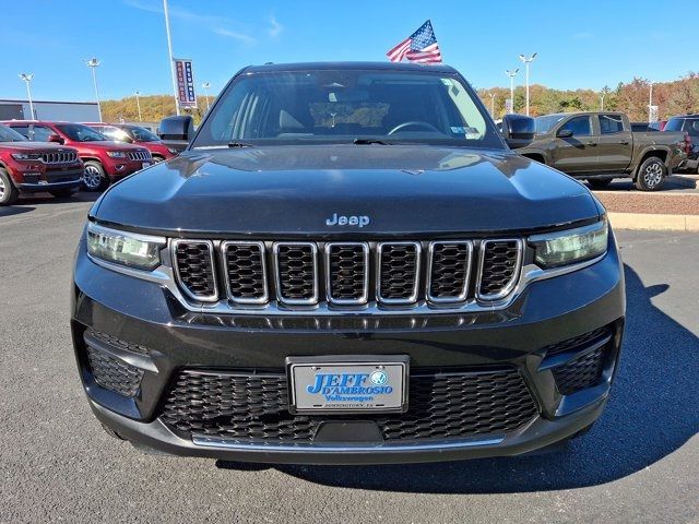 2022 Jeep Grand Cherokee Laredo